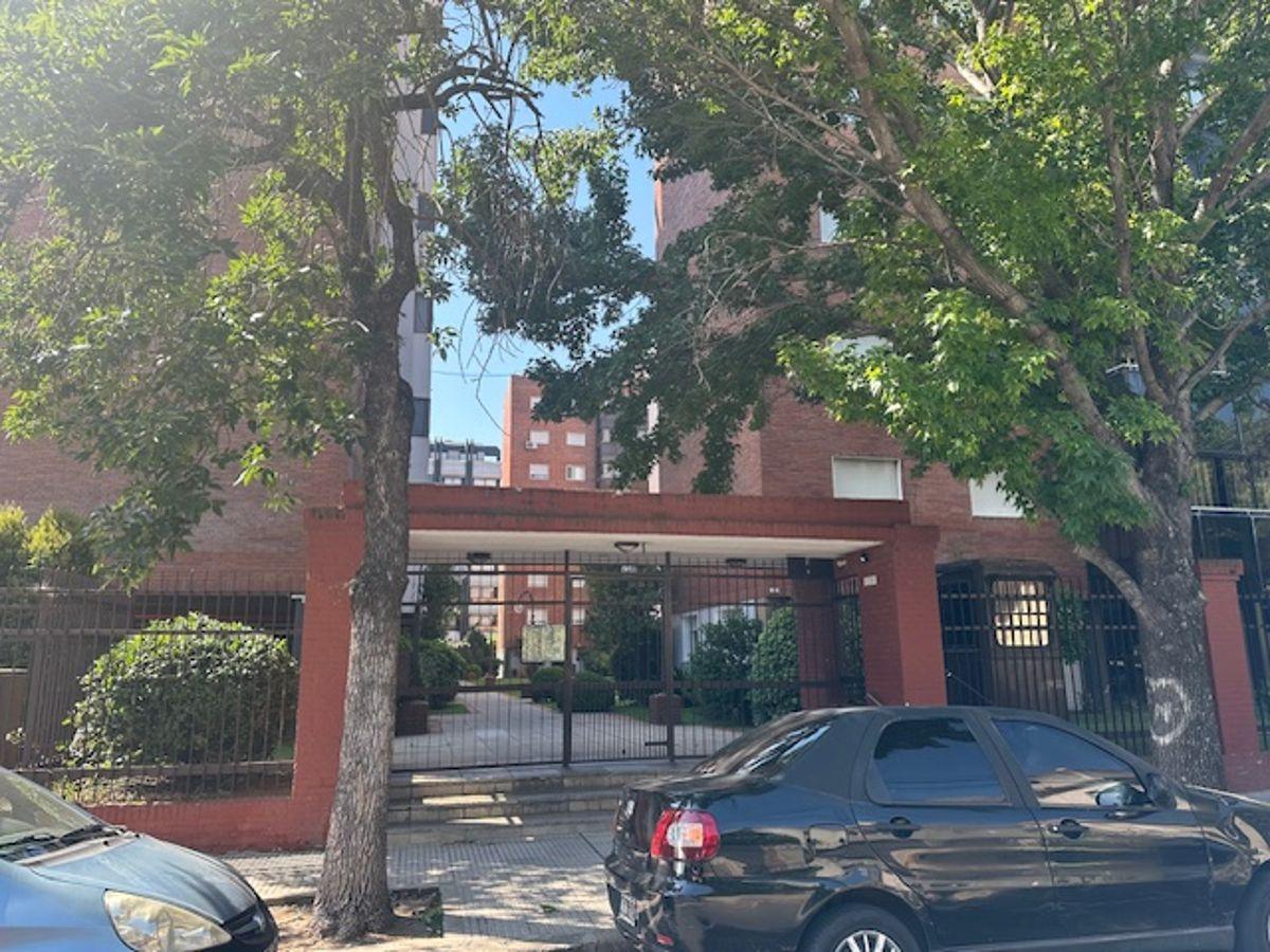 1 Departamento de 4 Ambientes con Cochera