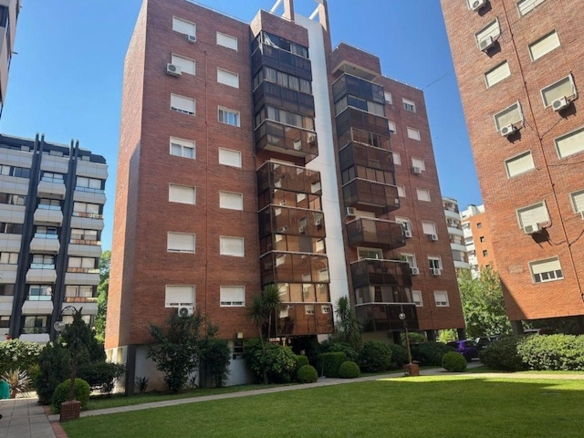 Departamento de 4 Ambientes con Cochera