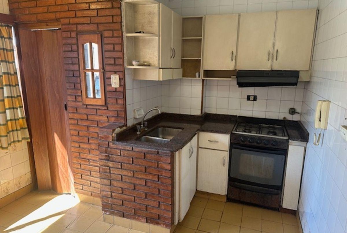 Departamento de 4 Ambientes con Cochera