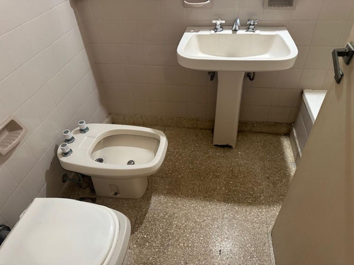 9 Departamento de 4 Ambientes con Cochera