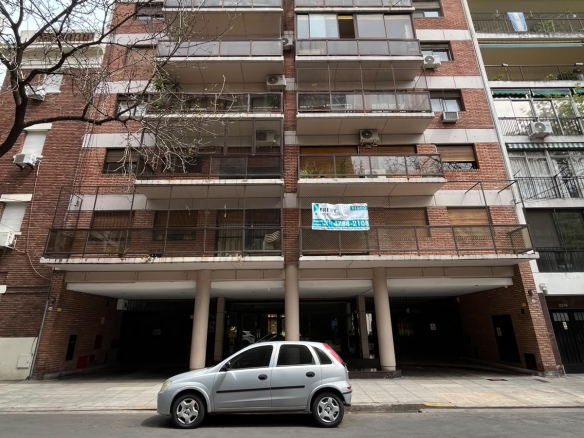 Depto 4 Ambientes de 105 m con Dependencia, Patio, Cochera y Baulera